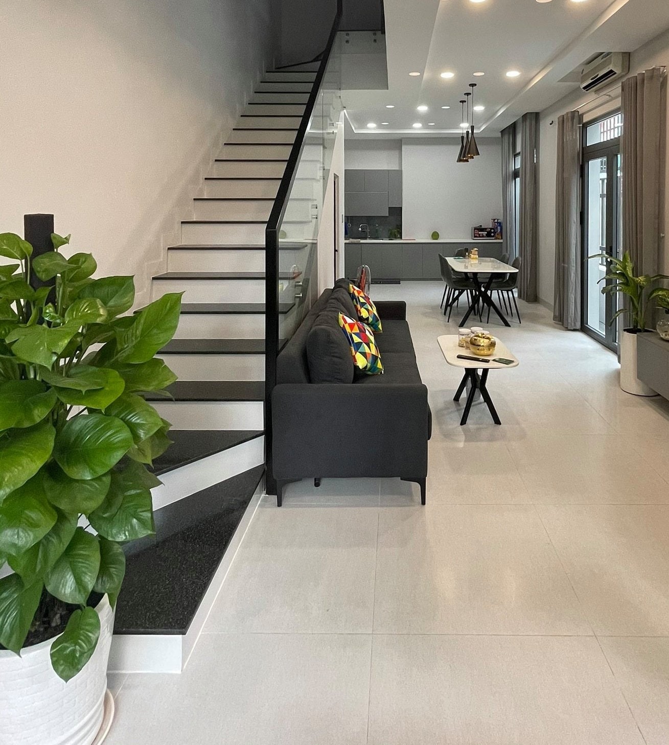 NHÀ 4 TẦNG đẹp tuyệt vời (Ở NGAY) ĐƯỜNG PHẠM VĂN CHIÊU CHỈ 3.79 TỶ