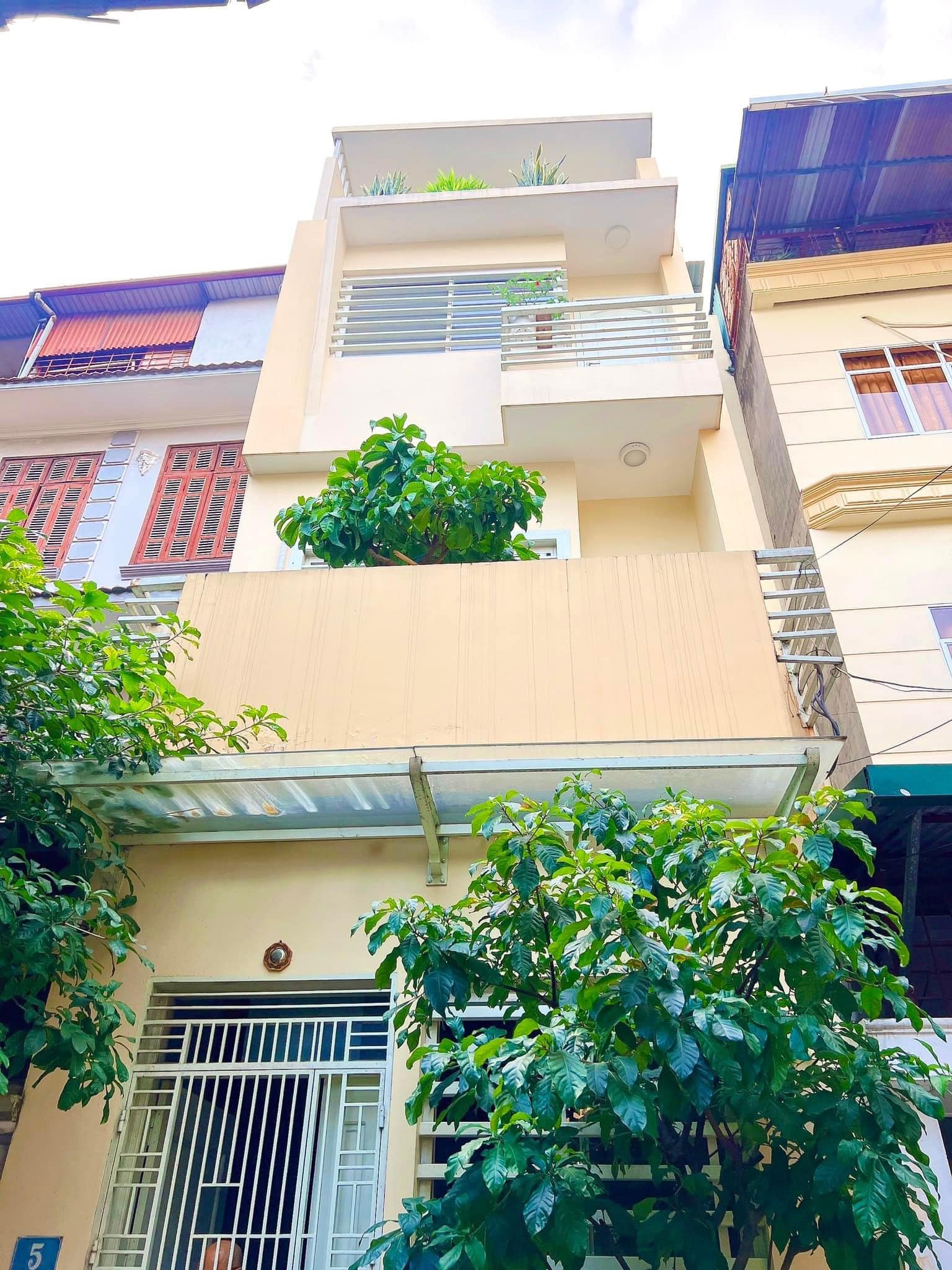 TRÊN 5 TỶ, NGẮM NGAY, PHÂN LÔ NGUYỄN KHUYẾN, ĐẦU NGÕ MẶT PHỐ, Ô TÔ TRÁNH, VỈA HÈ, NHÀ CẠNH BÁN 6.2 TỶ.