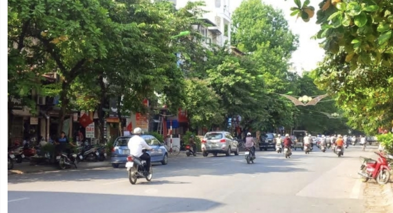 Bán nhà mặt phố Huế, thửa lớn, mặt tiền đẹp, giá chỉ hơn 400 triệu