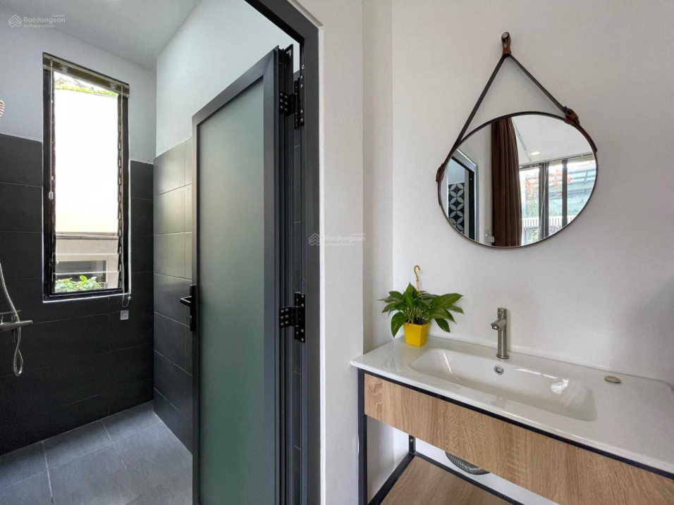 Siêu phẩm giữ tiền! Cần bán gấp CHDV 31 phòng tại Thảo Điền DT 240m2 full nội thất HĐT 3 tỷ/năm