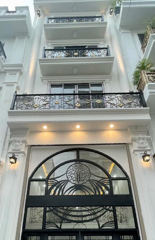 Bán nhà đẹp mê mẩn Nguyễn Văn Cừ, 55m2, 6T, thang máy, gara, ô tô tránh đỗ, kinh doanh 12,3 tỷ có thương lượng