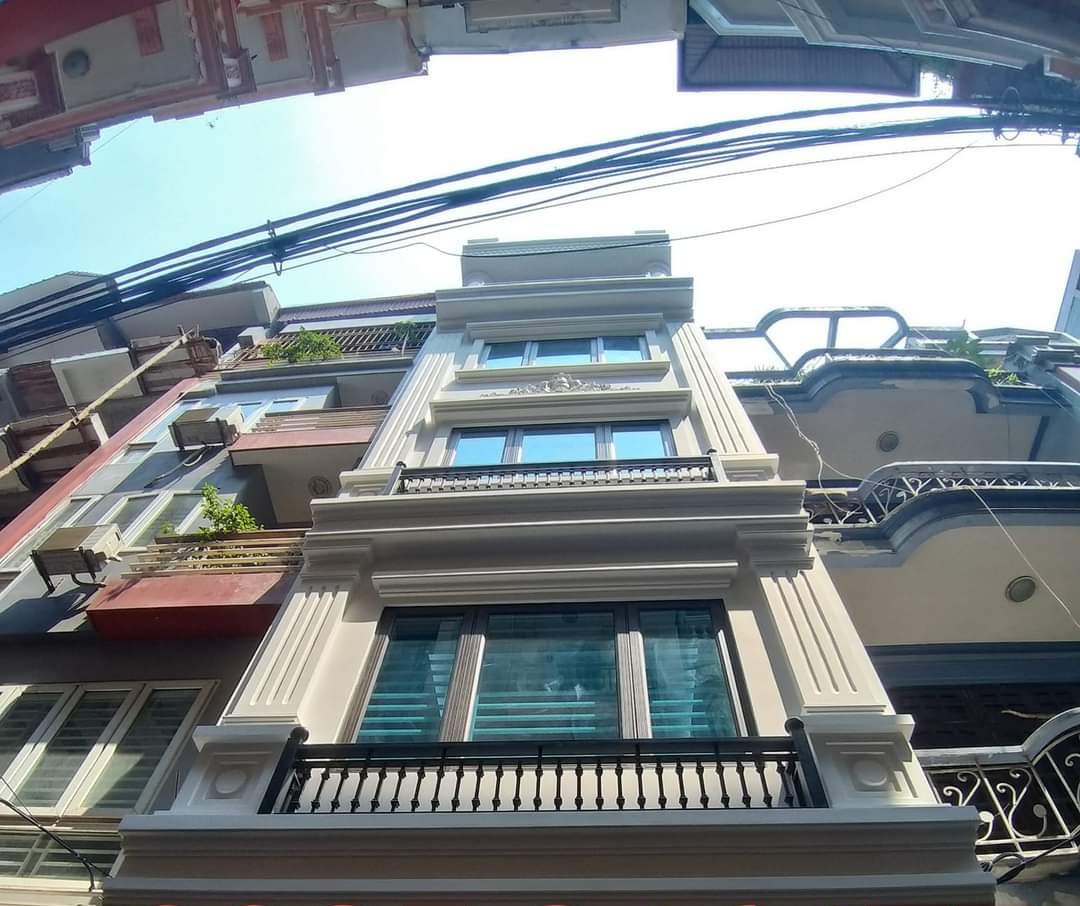 Chủ cần bán gấp nhà Nguyễn Văn Huyên, 2 thoáng, gara ô tô, thang máy, 89m chỉ 11.6 tỷ