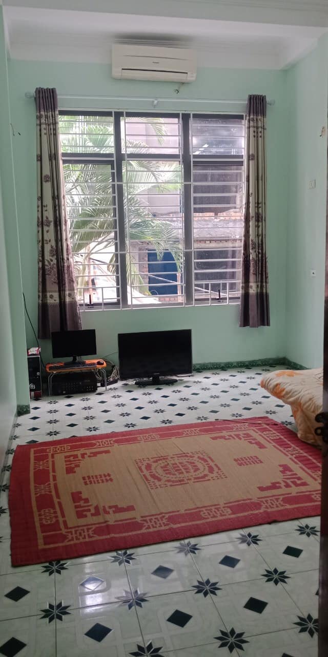 Bán nhà siêu đẹp Lạc Long Quân, Tây Hồ, 55m, nhỉnh 4 tỷ.