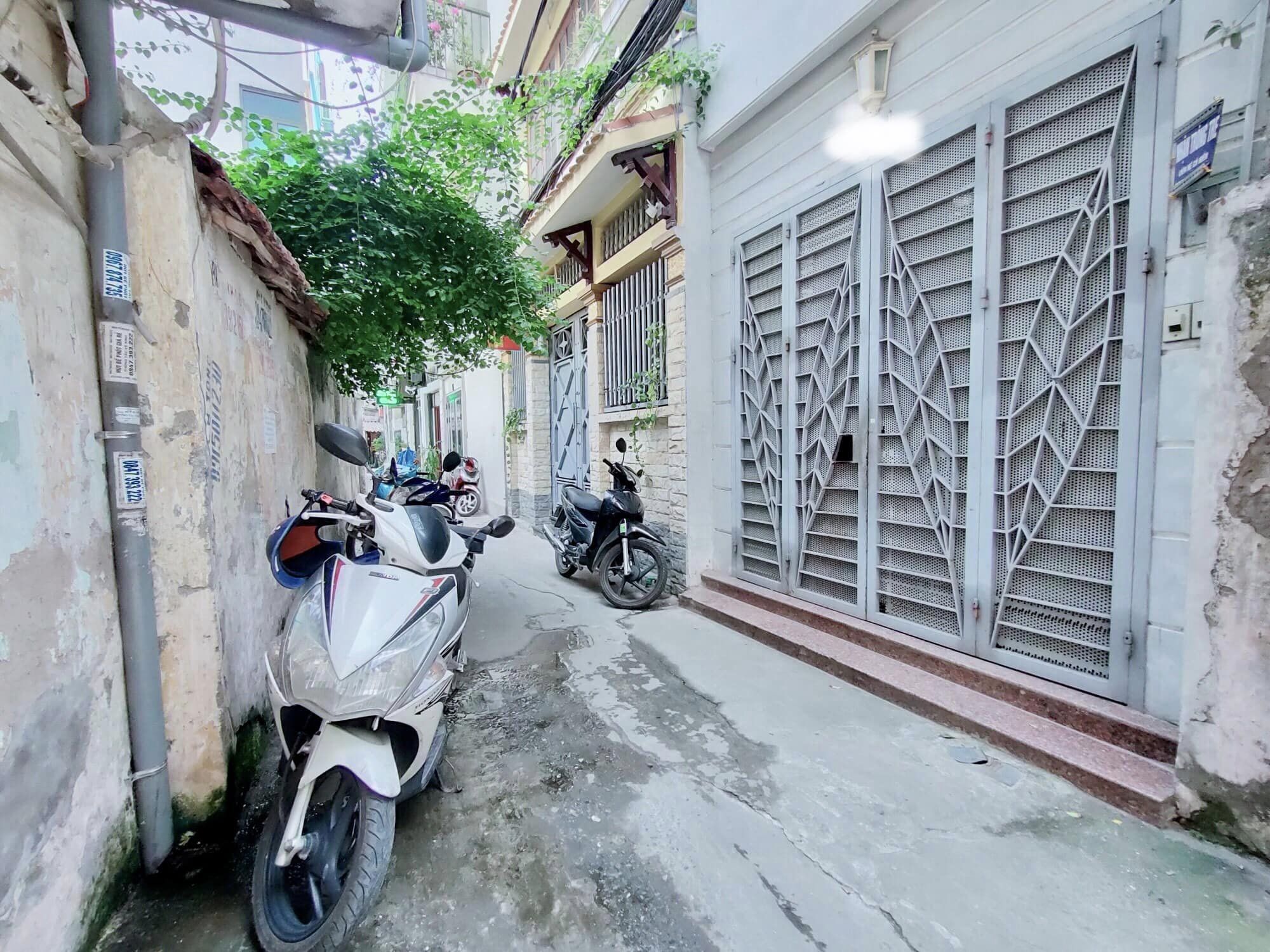 Chính chủ bán nhà Phố Bạch Mai 4 tầng 75m2, Kinh doanh, hơn 6 tỷ,