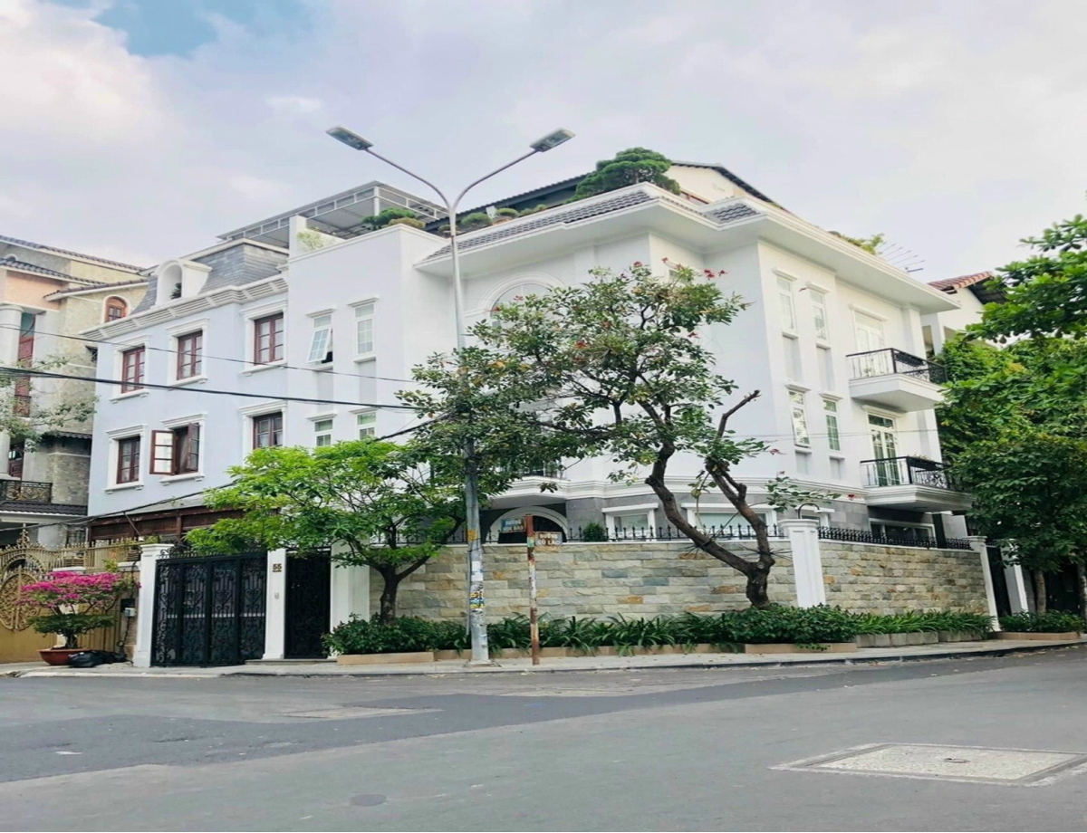 [Bán Biệt Thự Quận Phú Nhuận] Góc 2 Mặt Tiền Hoa Đào Hầm 3 Tầng Chỉ 46 Tỷ