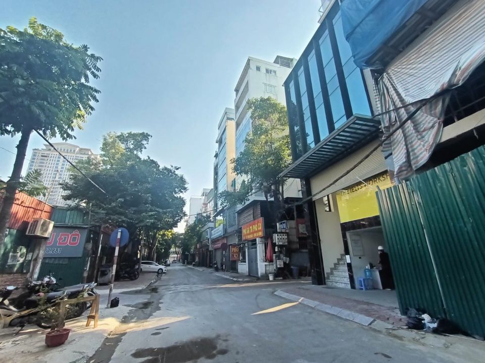 BÁN NHÀ HOÀNG QUỐC VIỆT- CẦU GIẤY DT 80M- 8T THANG MÁY- VỈA HÈ KINH DOANH- GIÁ CHỈ 27 TỶ