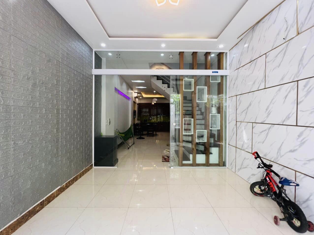 BÁN NHÀ MẶT NGÕ KINH DOANH- LÊ ĐỨC THỌ- NAM TỪ LIÊM DT 45M- 4T- MT 3.7M- GIÁ CHỈ 6.7 TỶ