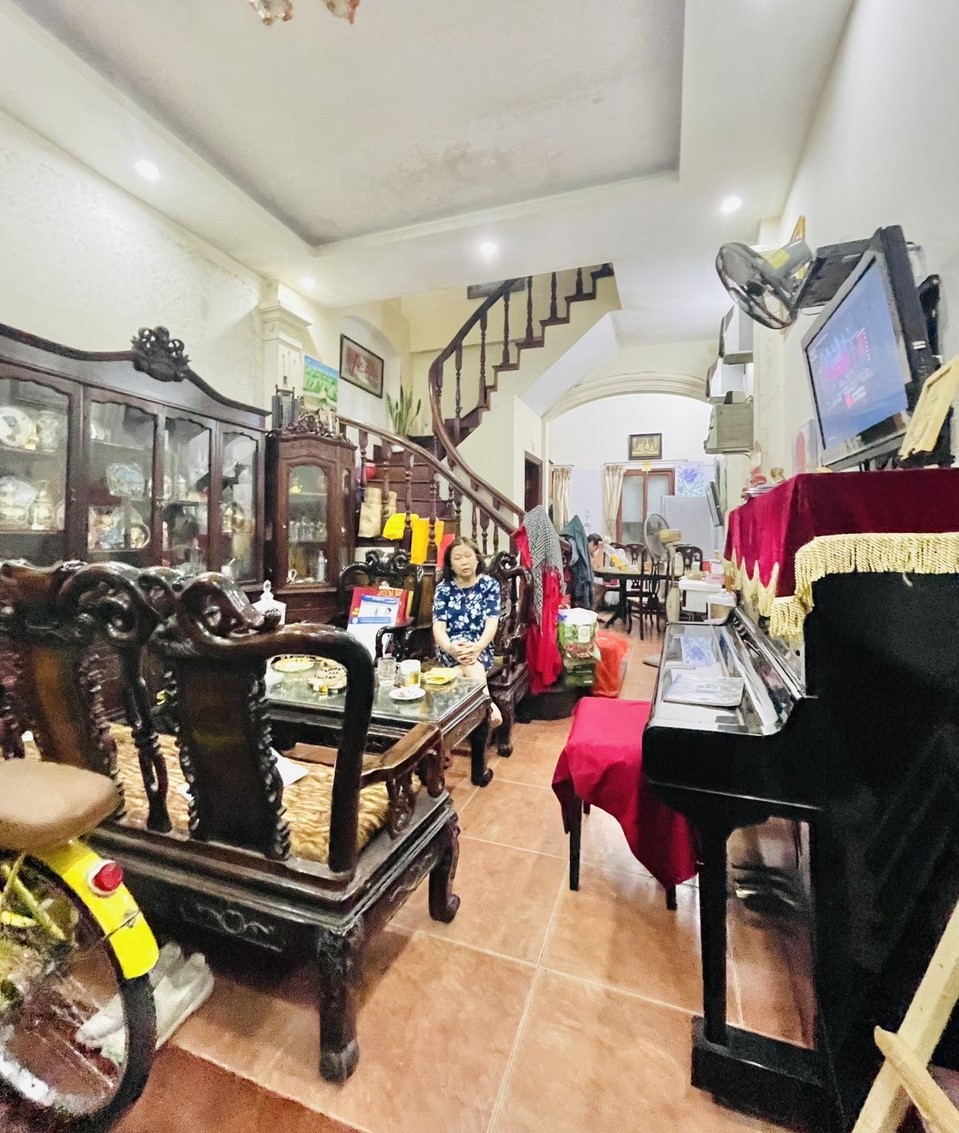 Mặt phố TT Đống Đa, VỊ TRÍ ĐẸP, MẶT TIỀN CỰC HIẾM, KINH DOANH SẦM UẤT, 14 tỷ