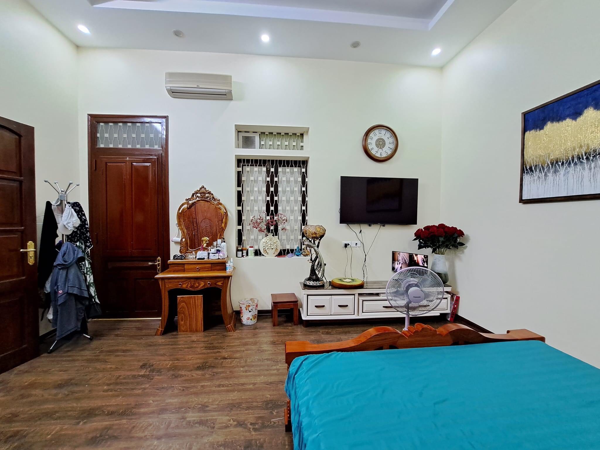 Bán nhà Ngõ 209 Đội Cấn, Ba Đình, Ô tô, Phân Lô 4.8 tỷ 35m2*5T, MT 4.2m, Tặng NT