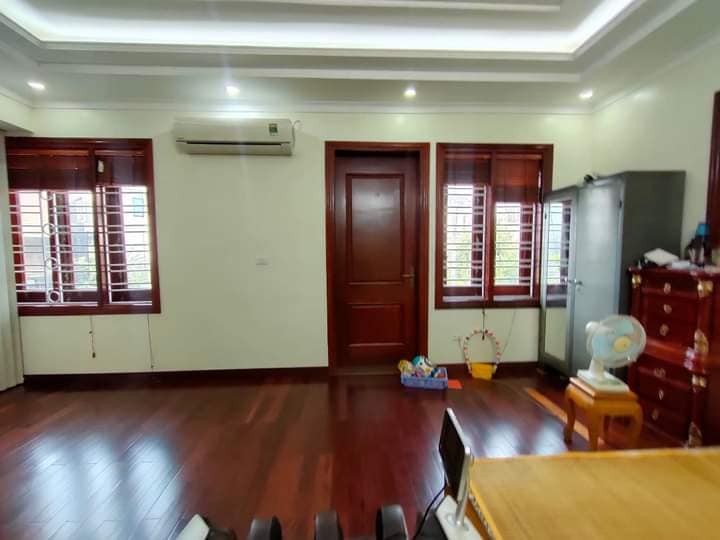 BÁN GẤP BIỆT THỰ ĐƠN LẬP KĐT TP GIAO LƯU- PHẠM VĂN ĐỒNG- DIỆN TÍCH 200M- 4 TẦNG- MẶT TIỀN 8.9M- GIÁ CHÀO 52.5 TỶ