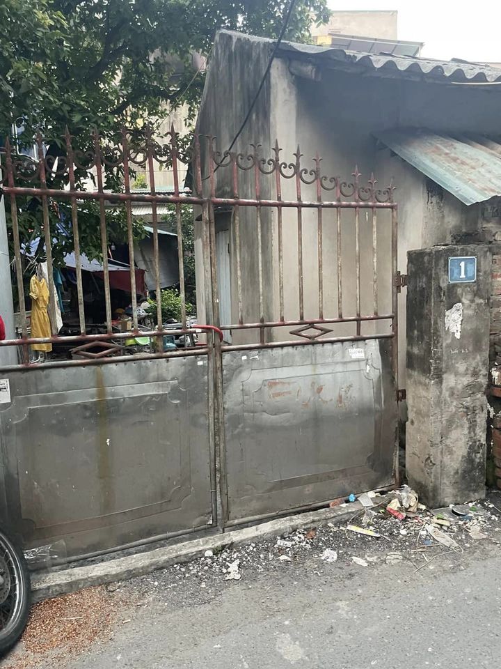 BÁN ĐẤT TẶNG NHÀ NGÕ 8 LÊ QUANG ĐẠO DIỆN TÍCH 162M- MẶT TIỀN 14M- NGÕ THÔNG- Ô TÔ ĐỖ CỬA- GIÁ CHỈ 89.5 TR/M2