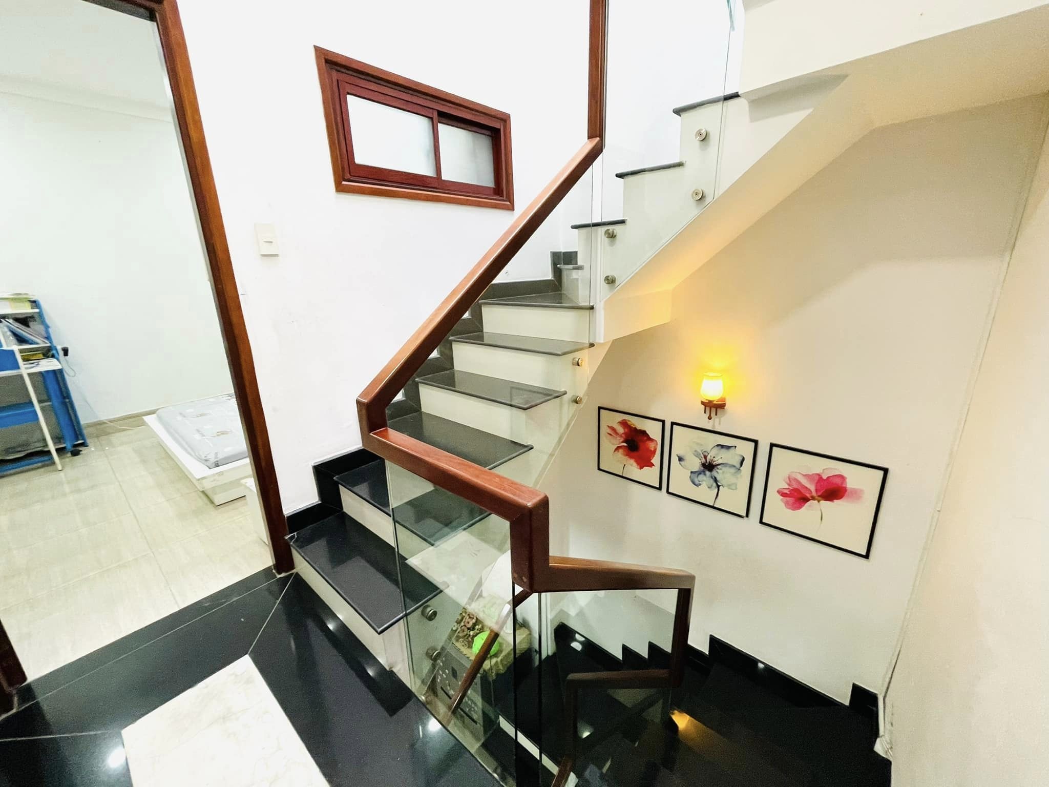 Bán nhà giá rẻ CMT8, Quận 10, 5 Tầng, nội thất xịn, chỉ 4 tỷ hơn