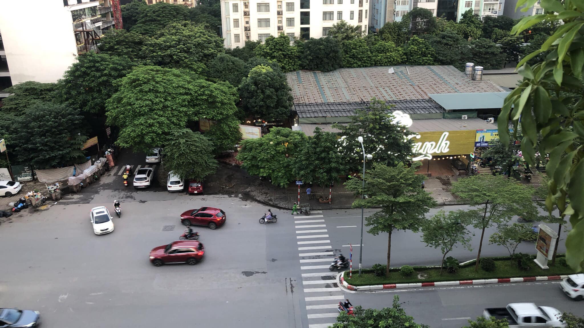 BÁN GẤP CHUNG CƯ CAO CẤP D5A TRẦN THÁI TÔNG DT 143M- 4 PN- GIÁ CHỈ 4.95 TỶ