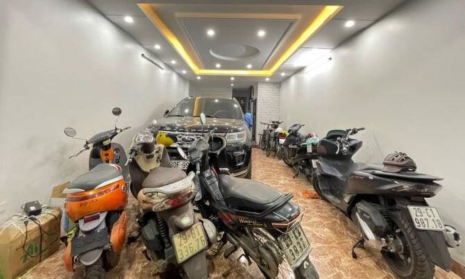 Bán nhà đẹp Cầu Giấy, nhà đẹp ở luôn, mặt ngõ rộng ôtô tránh 46m2x7T giá nhỉnh 14 tỷ.