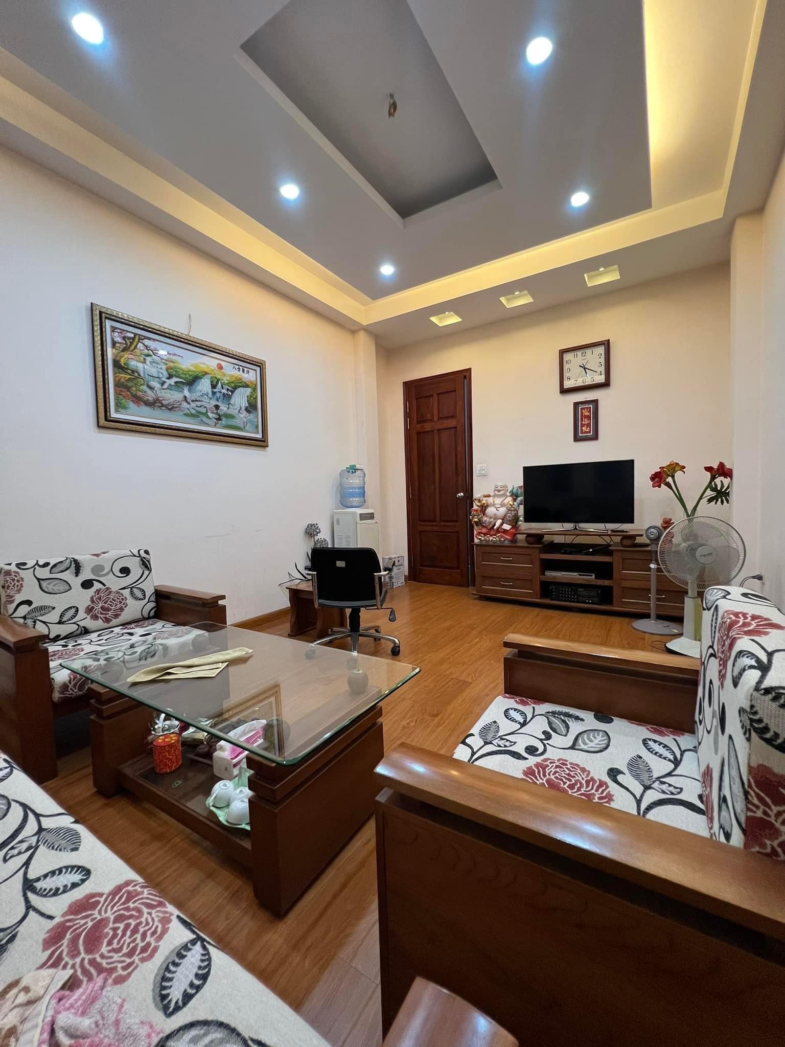 Cực hiếm nhà 5T Lê Đại Hành, HBT, Mới đẹp – Gần phố - TT quận – Full tiện ích, 7.8 tỷ