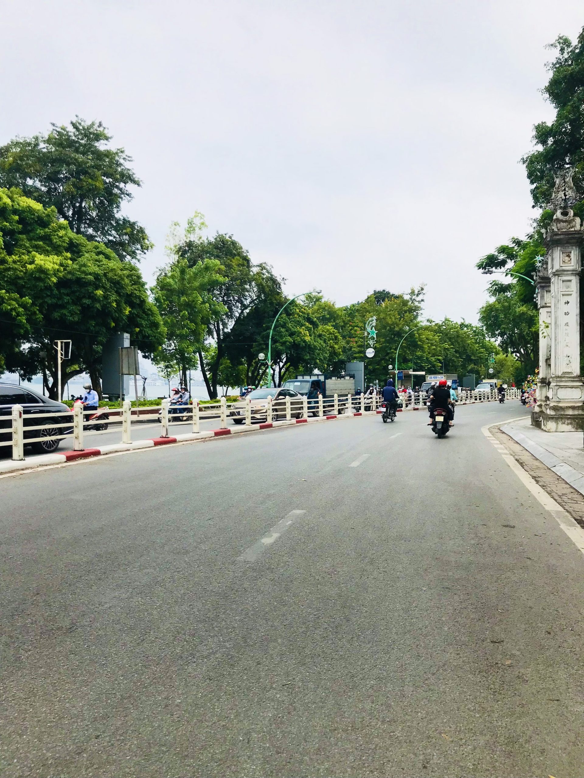 Gia đình bán nhà Tây Hồ 70m2, MT 7m, chỉ 9 tỷ, Ô Tô 7C vào nhà, Sát phố, Kinh doanh