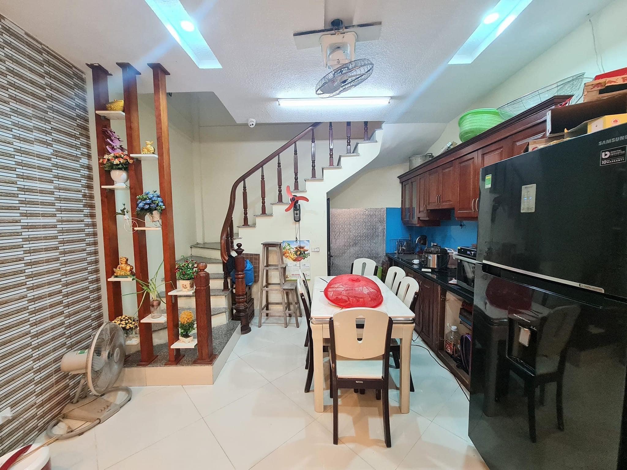 Bán nhà 4tầng ngõ kinh doanh 33m2 MT 4.6m nhỉnh 3tỷ phố Võng Thị Hồ Tây(2)