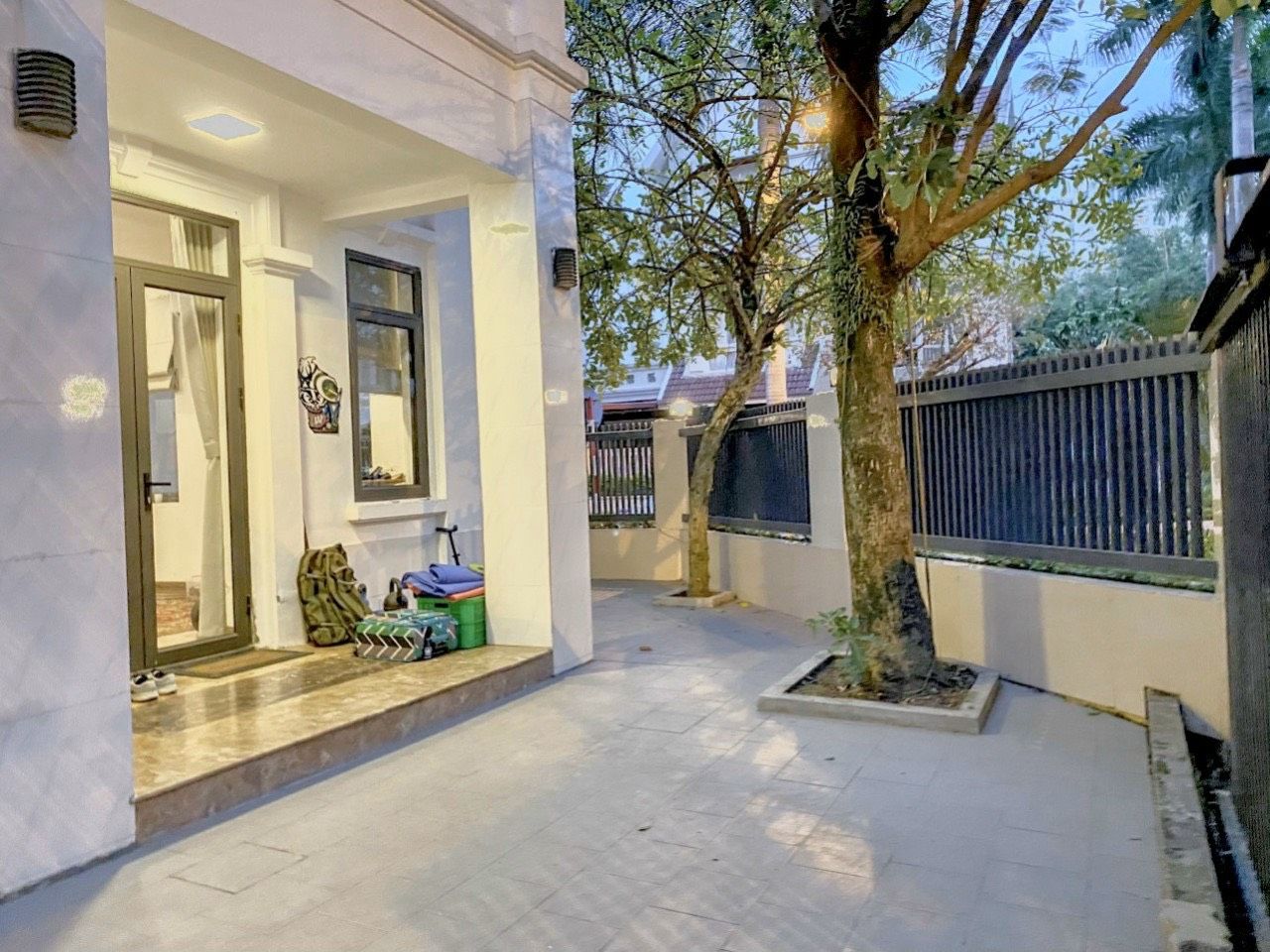 Chính chủ tôi bán nhà biệt thự Ciputra, căn góc khu T8, thiết kế 5PN, hướng ĐN - ĐB