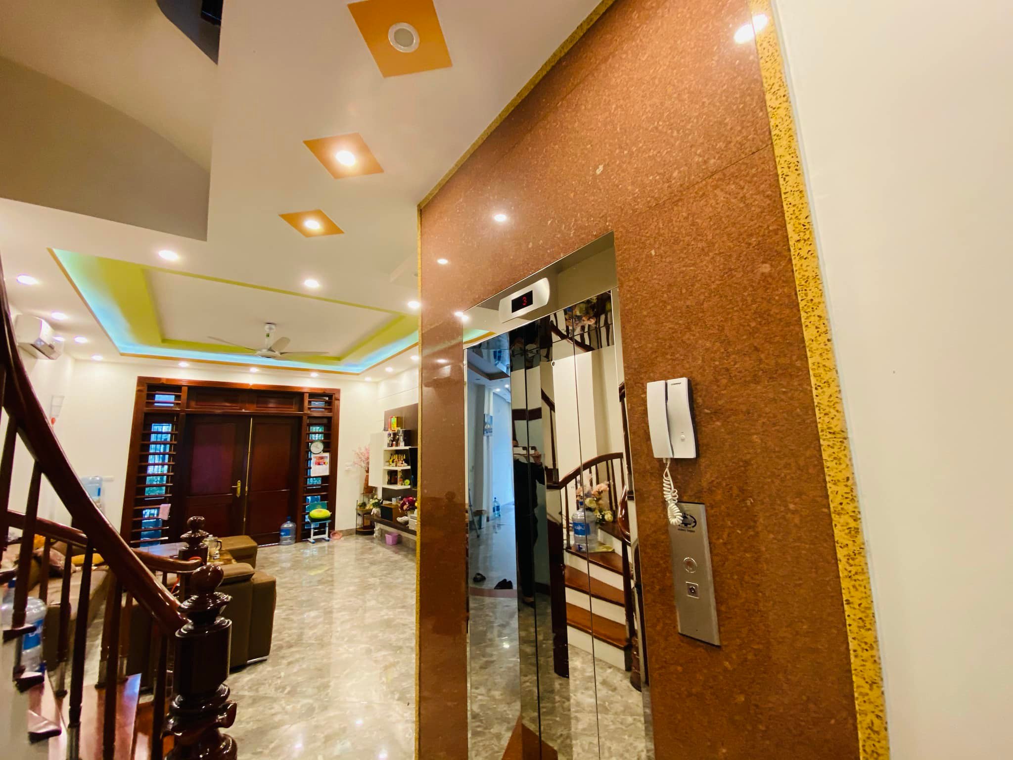 Bán Nhà 55m2, Chùa Bộc, Gara Ô Tô, 6 Tầng Thang Máy, Chỉ 11 Tỷ, Ở Kết Hợp KD, 2 Mặt Ngõ