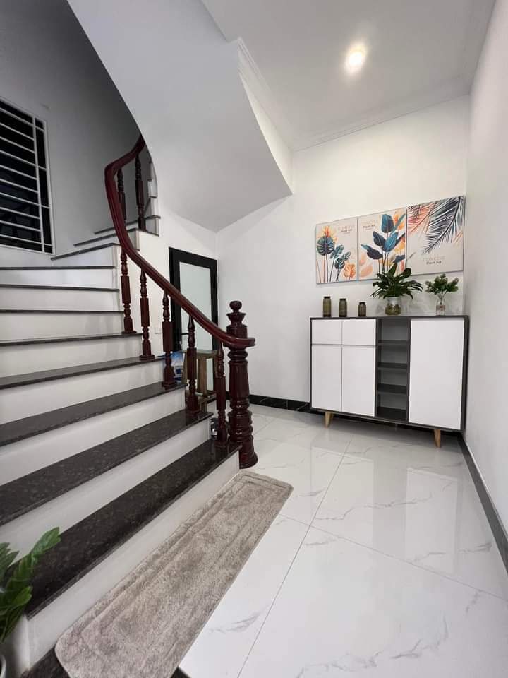 BÁN NHÀ PHÂN LÔ VIP HOÀNG VĂN THÁI - Ô TÔ TRÁNH - KINH DOANH - LÔ GÓC – NHÀ MỚI ĐẸP