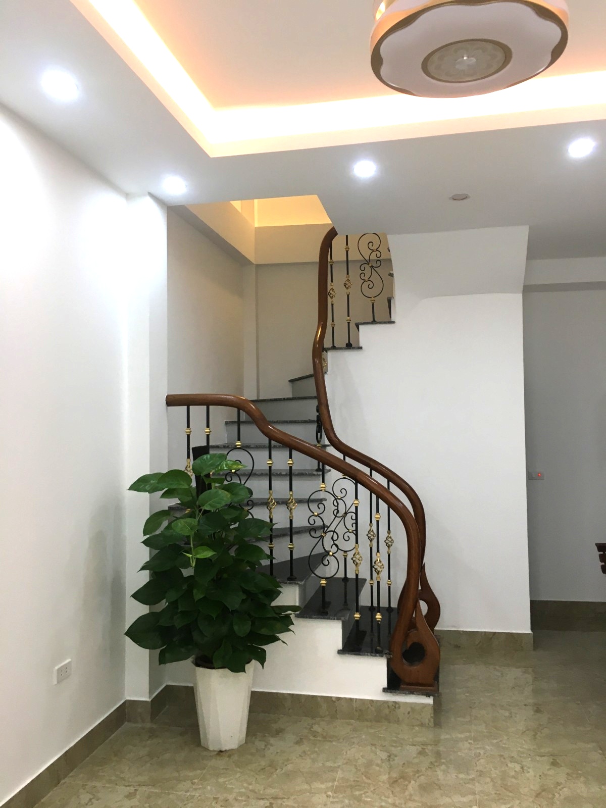 BÁN NHÀ ĐẬP HỘP TÂM HUYẾT NGỌC THUỴ, NGÕ NÔNG, Ô TÔ, AN SINH, 46M2x4M