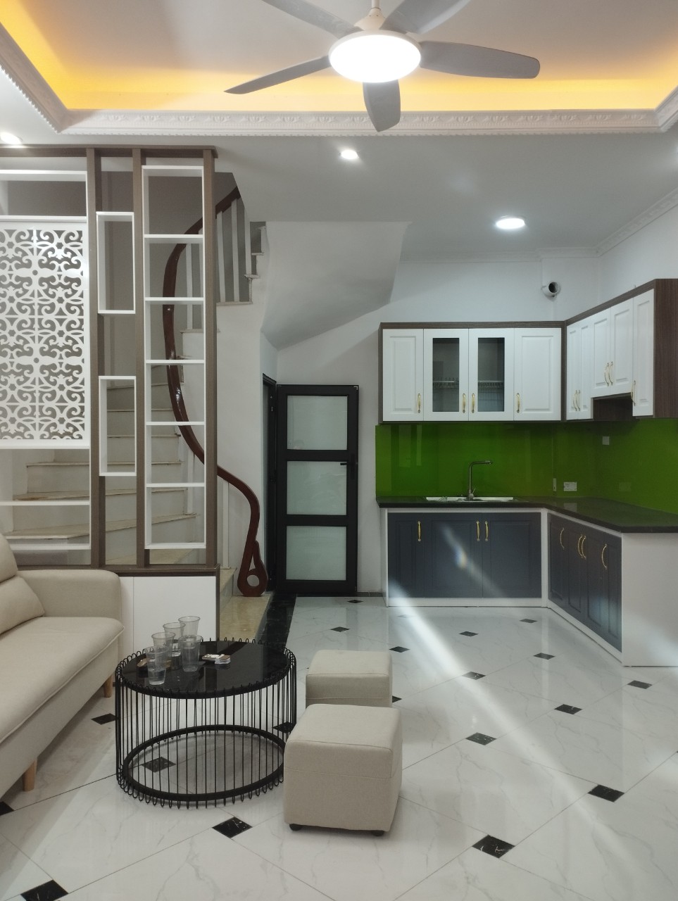 bán nhà định công mới tinh đầy đủ nội thất 35m 5 tầng 3 ngủ 3.8 tỷ