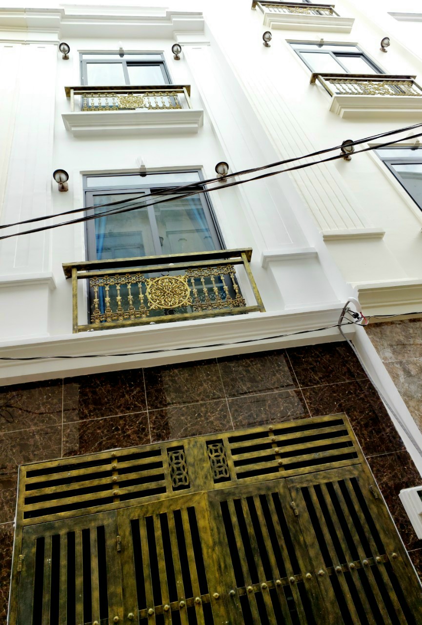 NHÀ 1 TRỆT 2 LẦU 4 PHÒNG NGỦ CHỈ 2 TỶ 479