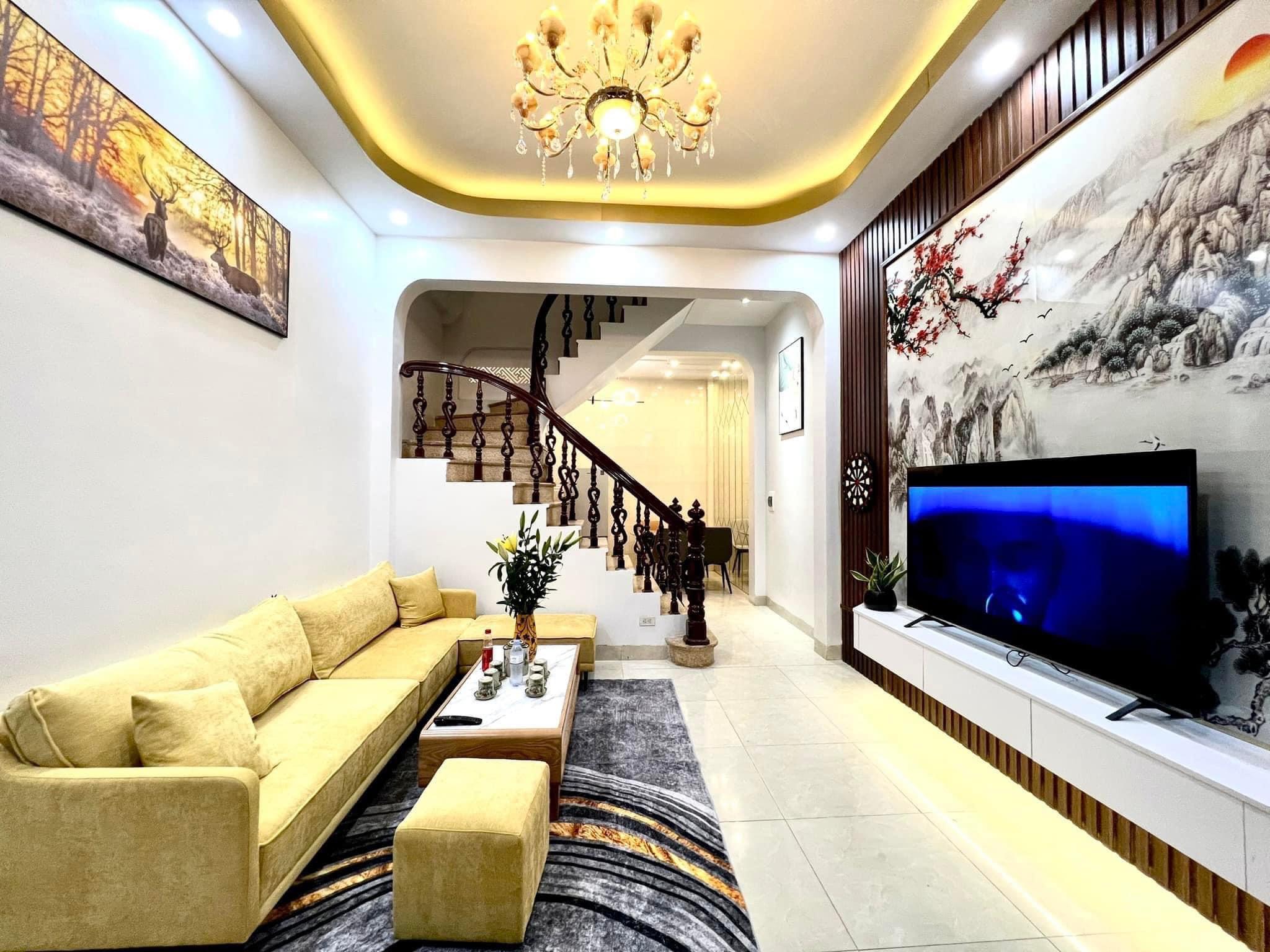 Bán nhà 5tầng đẹp Kinh doanh 7ngủ 55m2 6Tỷ gần ôtô 279 Đội Cấn Ba Đình