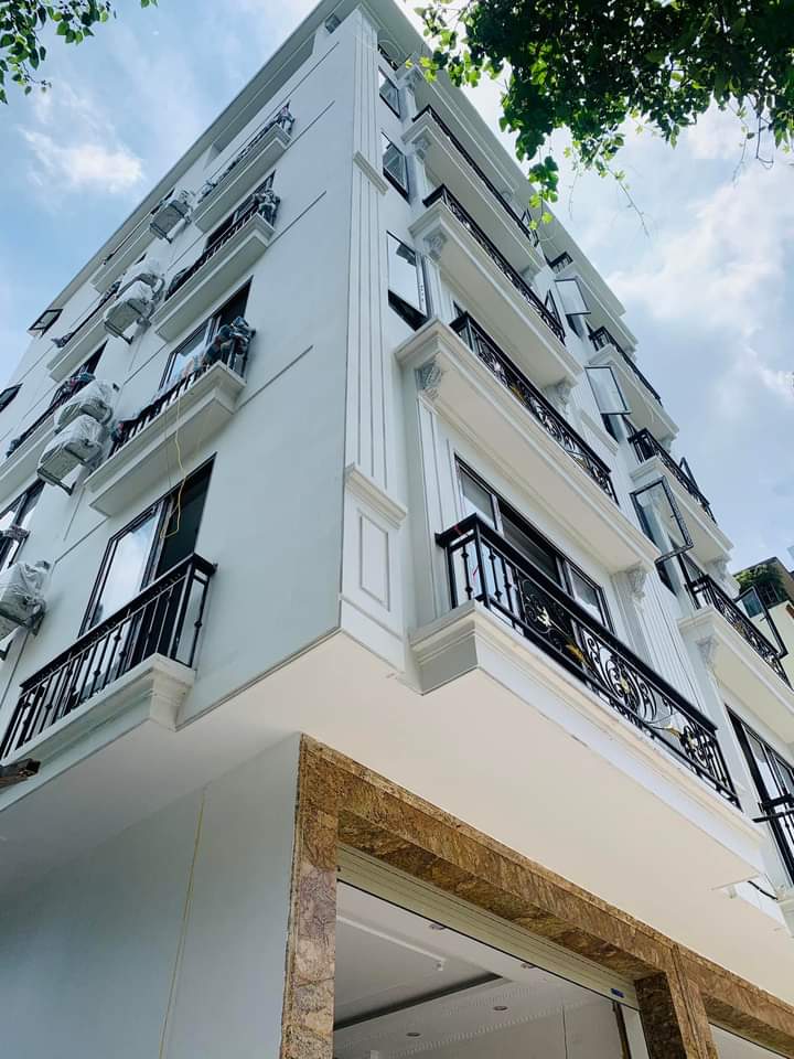 BÁN NHÀ MỚI TRẦN CUNG Ở NGAY– THANG MÁY- Ô TÔ ĐỖ CỬA.