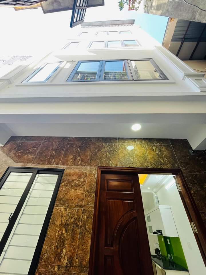 BÁN NHÀ TRẦN CUNG 31M2 GẦN MẶT PHỐ 3,8TỶ ĐẸP LONG LANH VỀ Ở LUÔN.