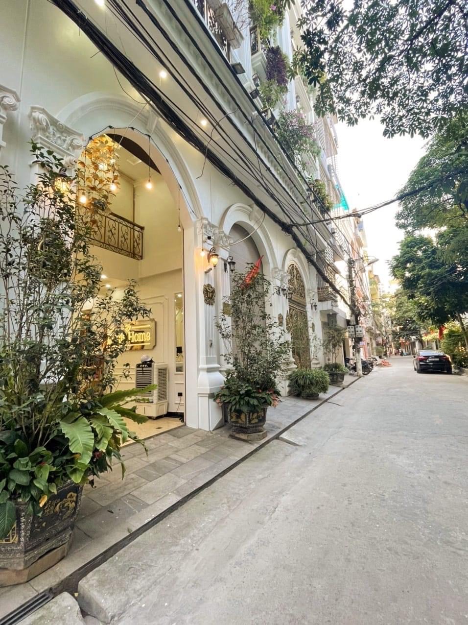 BÁN NHÀ BIỆT THỰ PHỐ TÂN MAI QUẬN HOÀNG MAI - 45M 8 TẦNG - Ô TÔ TRÁNH HÀNG XÓM LOUIS CITY THANG MÁY FULL NỘI THẤT 5 SAO
