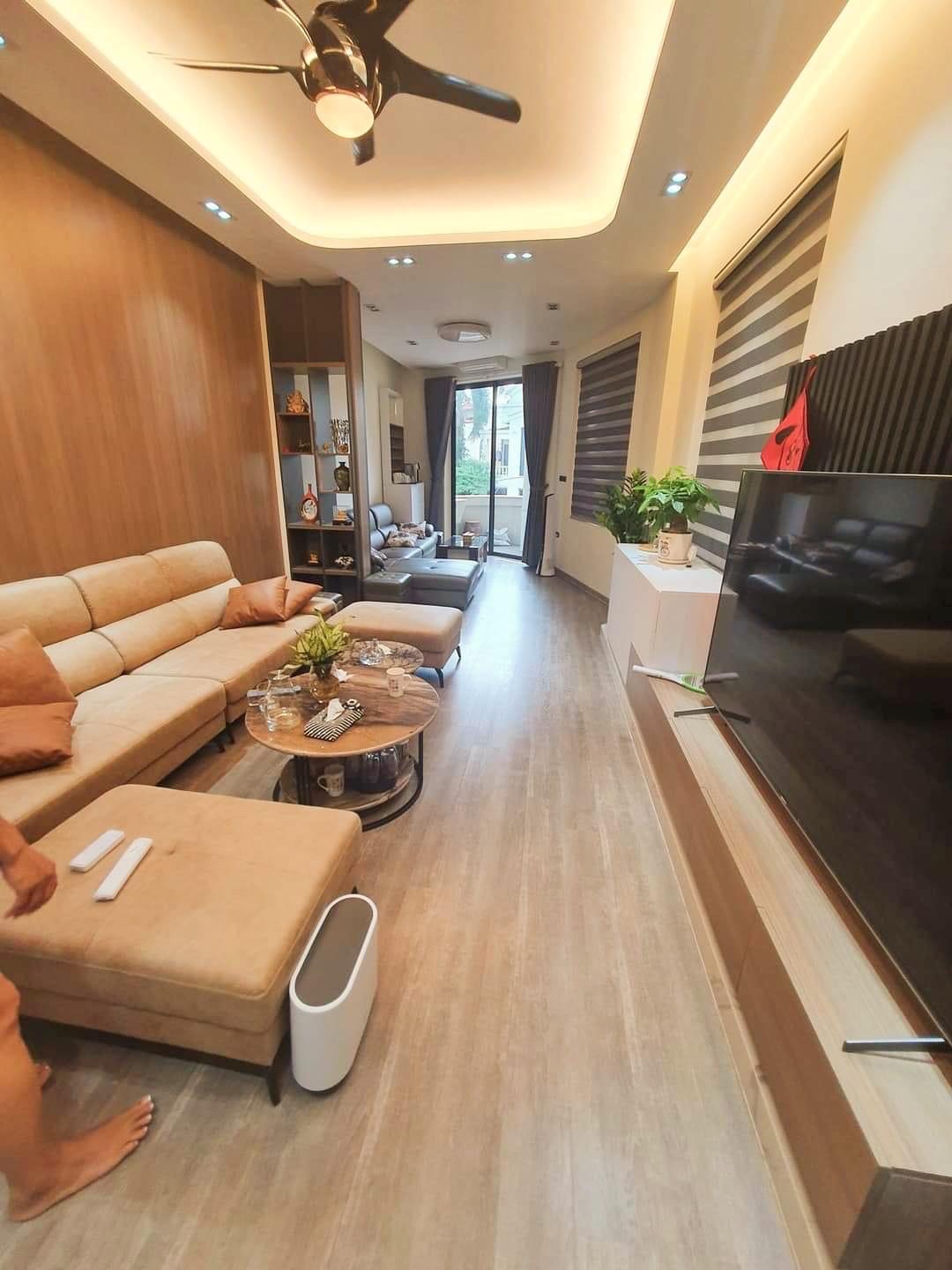 BÁN NHÀ MẶT PHỐ THÁI THỊNH QUẬN ĐỐNG ĐA - 90M 37.5 TỶ - MẶT PHỐ KINH DOANH LÔ GÓC THANG MÁY NHÀ ĐẸP TẶNG NỘI THẤT