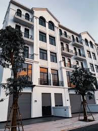 CẦN BÁN CĂN SHOPHOUSE 126 M2 TẠI DỰ ÁN VINHOMES GRAND PARK QUẬN 9 GIÁ TỐT. BÁN 18,5 TỶ BAO HẾT THUẾ PHÍ