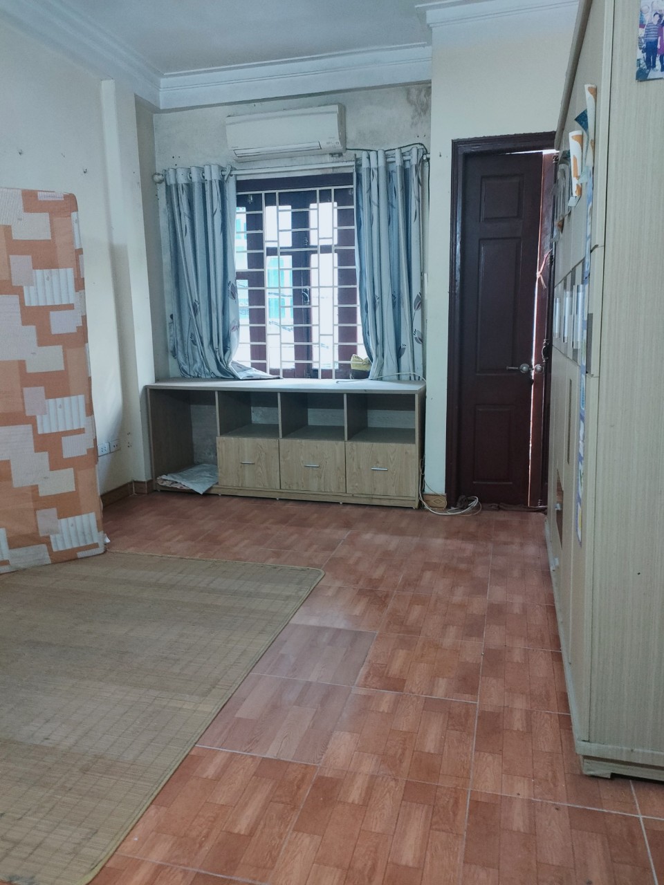 Cần Bán Nhà KIM GIANG sát KĐT Đại Kim Hoàng Mai Hà Nội 42m 5 tầng ô tô qua nhà 4.8ty