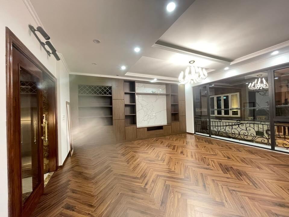 Bán Nhà 6 Tầng, Thang Máy, Phạm Ngọc Thạch, Gara Ô Tô 7 Chỗ, KĐ Đỉnh, Giá 11 Tỷ