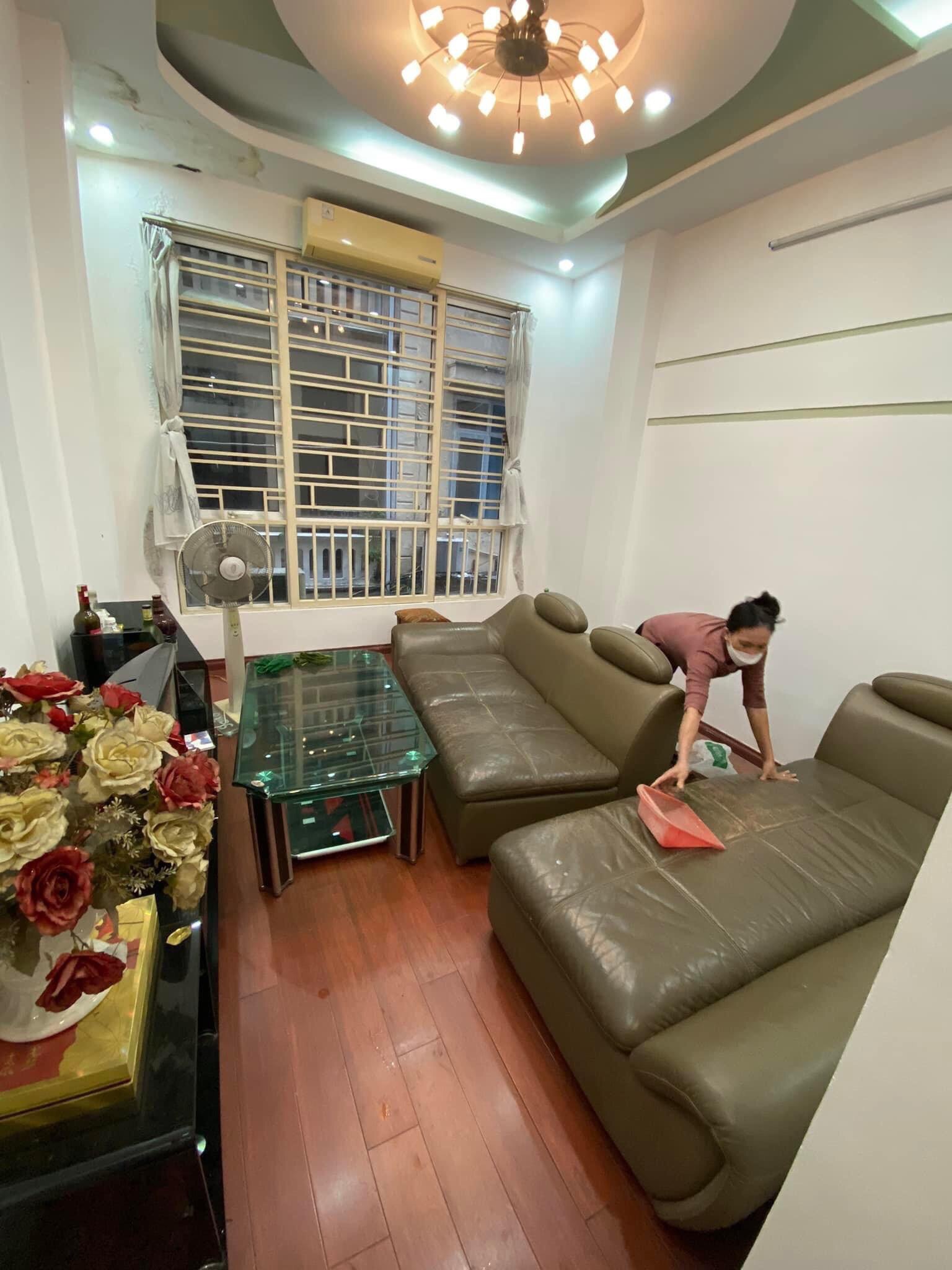 Cho thuê nhà nguyên căn Phường Trung Liệt, đường rộng ô tô vào nhà thoải mái, nội thất đầy đủ.