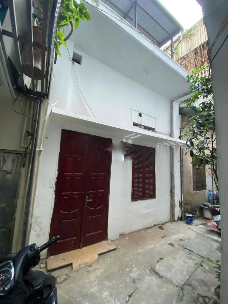 Cho thuê nhà nguyên căn phố Lò Đúc, nội thất cơ bản, ngõ rộng, yên tĩnh
