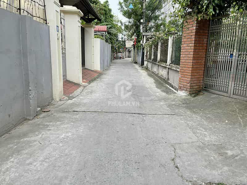 Bán giúp bố vợ 56,5m2 đất thổ cư ngõ 137 Phố Việt Hưng. Ngay cạnh nhà văn hóa