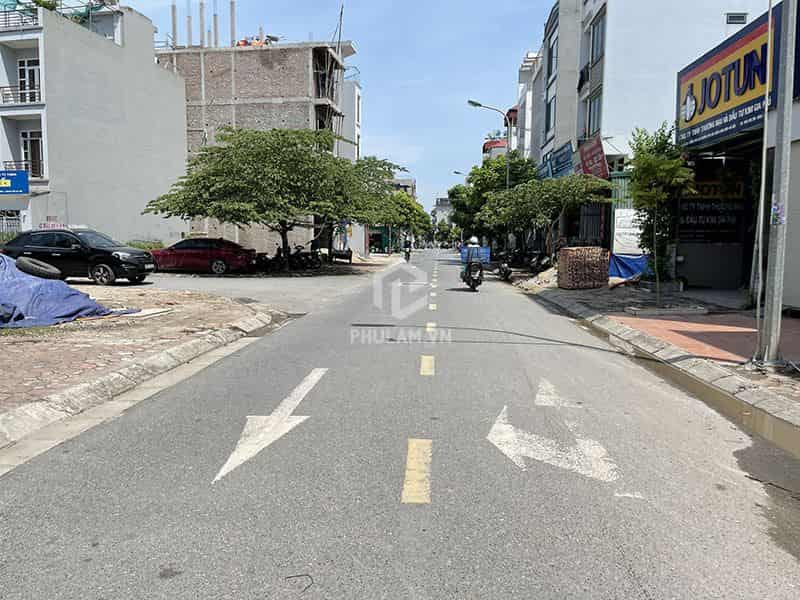 Bán nhà 2 tầng 73,13m2 tại khu đất đấu giá BT4A Phúc Lợi. Vị trí đẹp làm VP đại điện, công ty, KD tại nhà