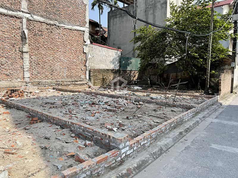 Cần bán 37,6m2 đất xóm 5 Đông Dư. Trong bán kính 500m có đầy đủ tiện ích cơ bản