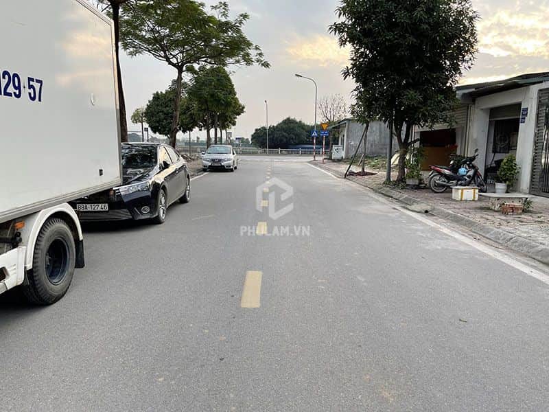 Cần bán 90m2 đất đấu giá Phúc Lợi. Đối diện 2 tòa chung cư đang xây