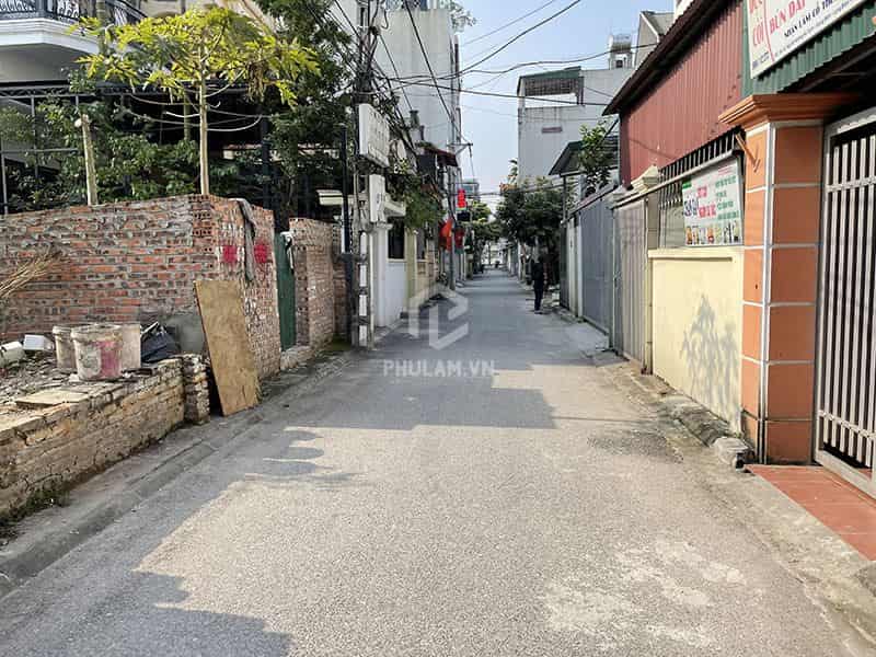 Cần tiền bán 100m2 đất MT rộng 11m nằm tại ngõ 40 Phố Giang Biên, Long Biên