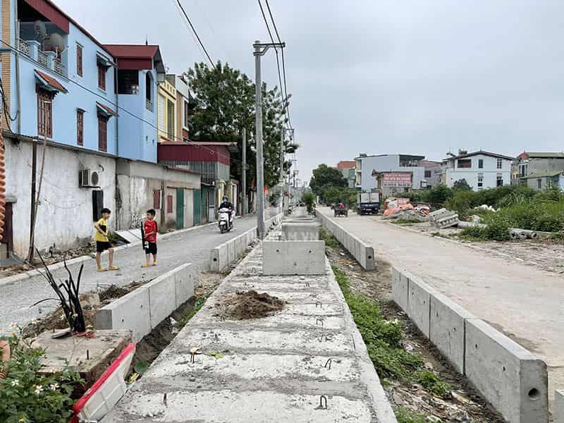 Chính chủ bán 180m2 đất đấu giá Làng Cam. Phù hợp xây tòa nhà văn phòng, kho, xưởng