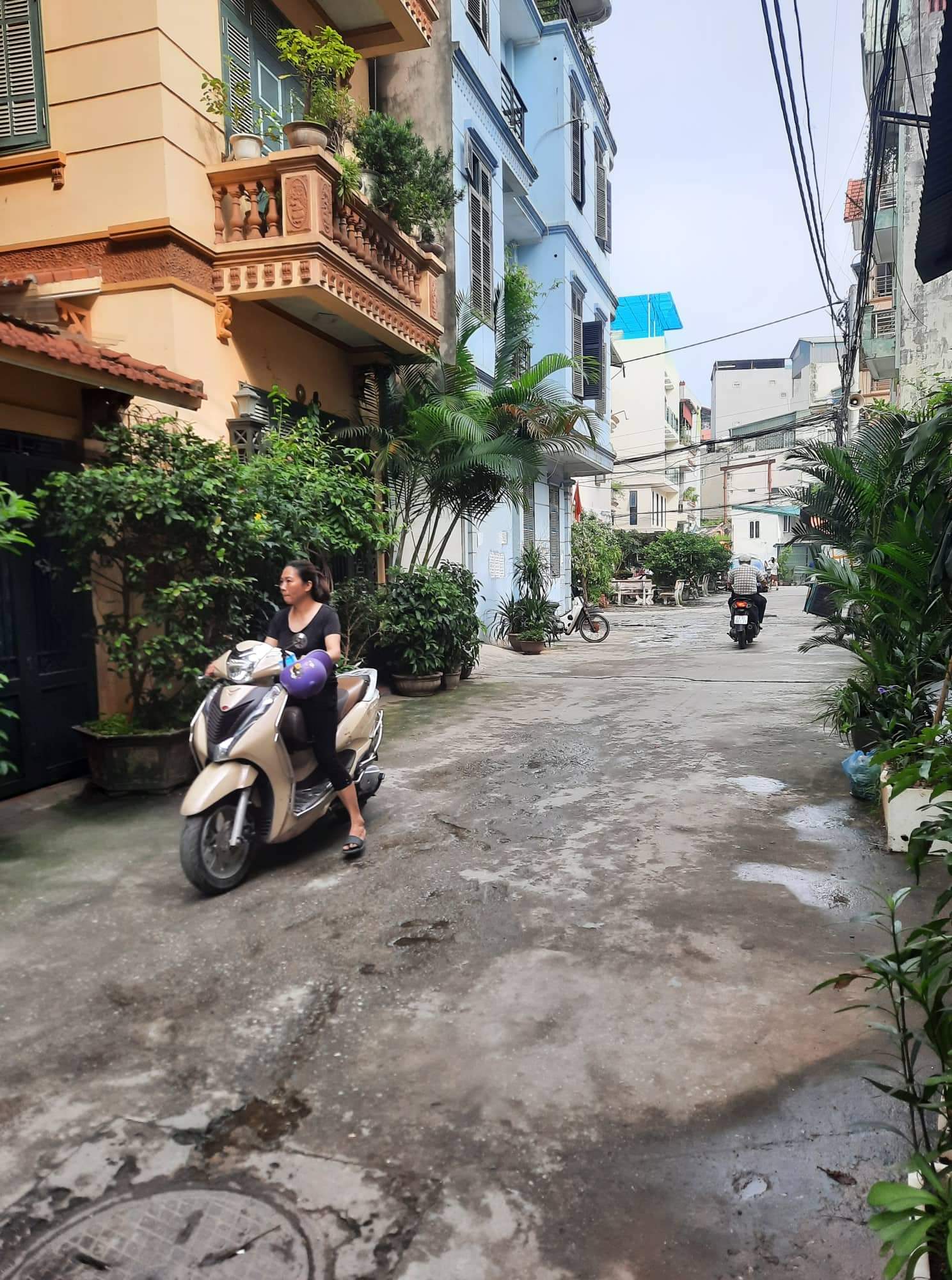 HOÀNG MAI - 2 Ô TÔ ĐỖ CỬA - GARA - 5 TẦNG - MẶT TIỀN 4M - LÔ GÓC - 2 THOÁNG.