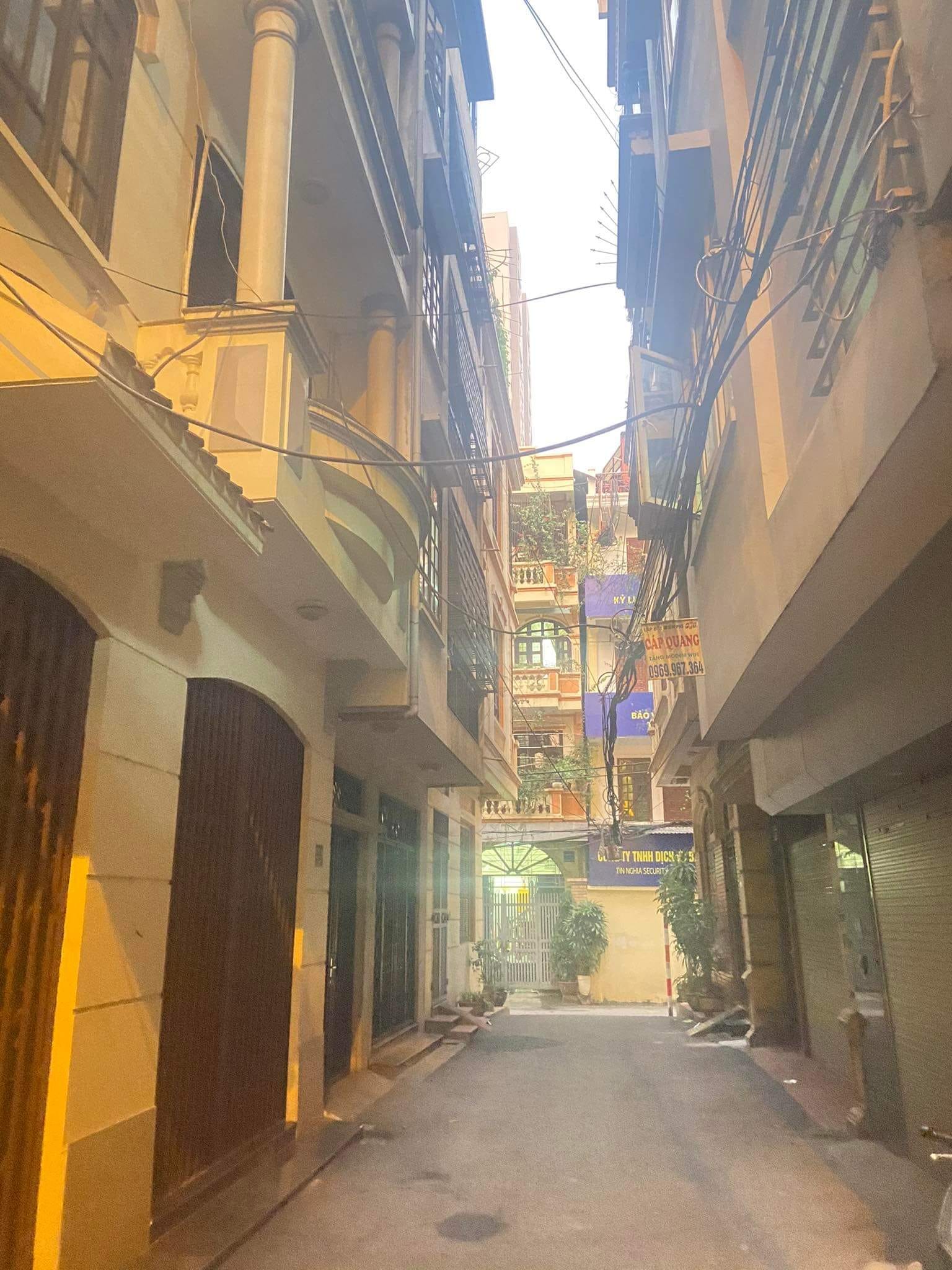 Bán nhà Trần Quốc Hoàn, Cầu Giấy. Phân lô, ô tô đỗ cửa