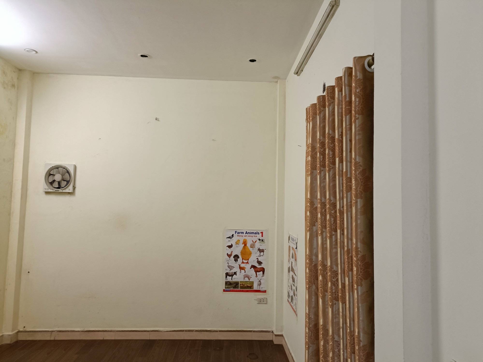 Bồ Đề -Lô Góc- Ngõ Thông- 3 mặt thoáng-OTO đỗ cửa-39M2- 3,6 tỷ.