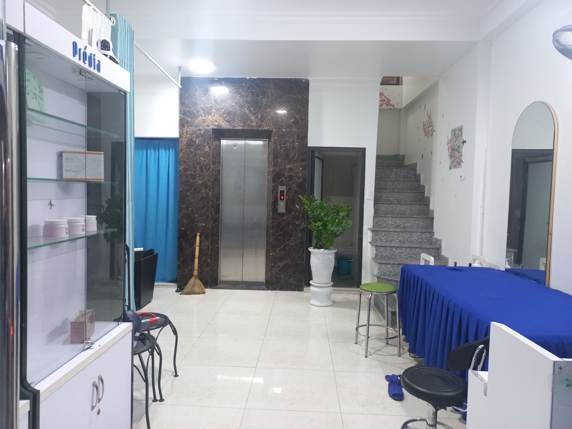 Nhà Ngọc Thụy Lô Góc- Mặt Phố-kinh Doanh- Thang Máy 38m2-6,85 Tỷ