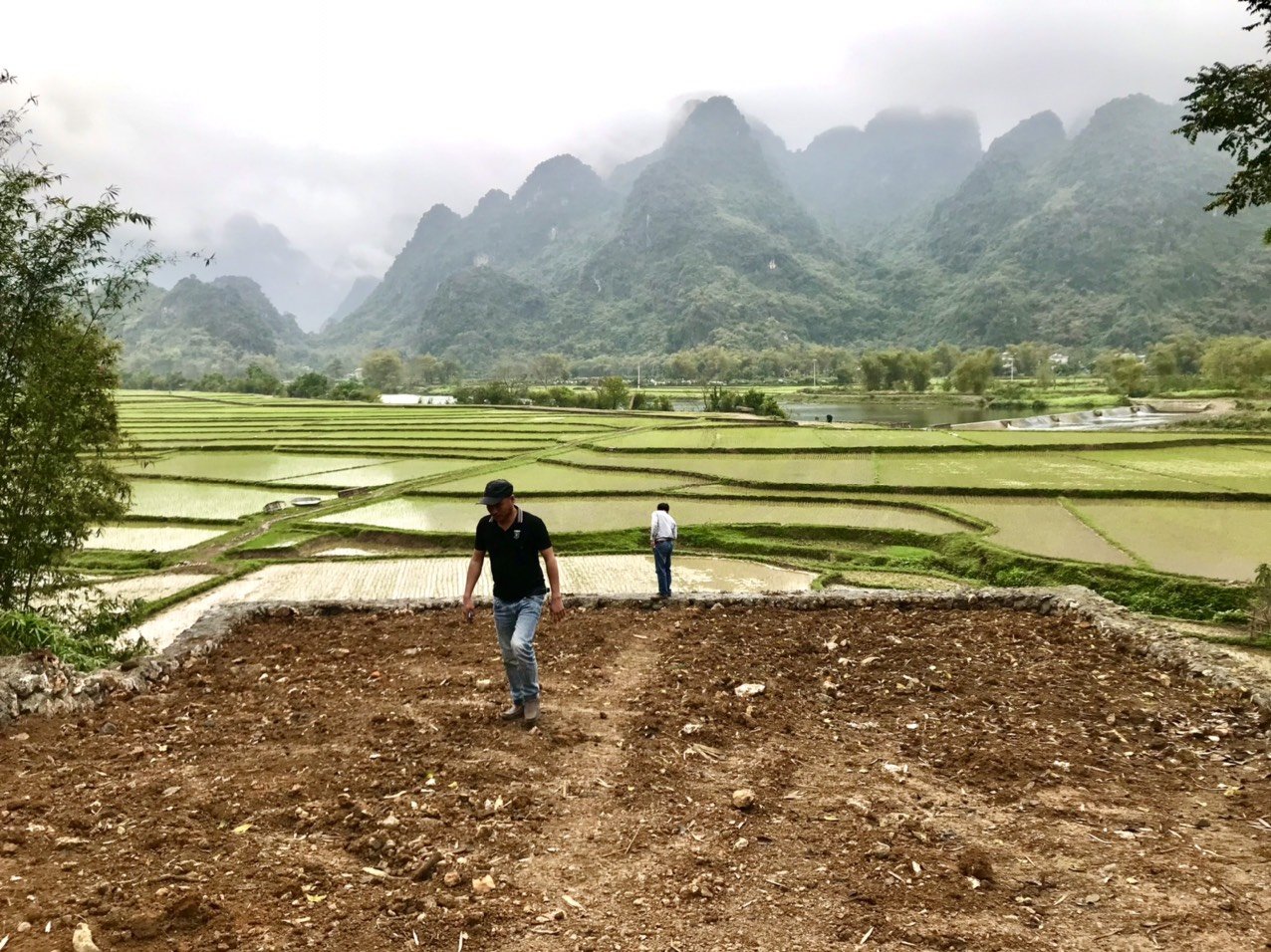 Bán gấp lô đất DT 263m2 ở TT Bo giá chỉ 1,x tỷ ( x TIỂU HỌC) nằm sát dự án của Vingroup