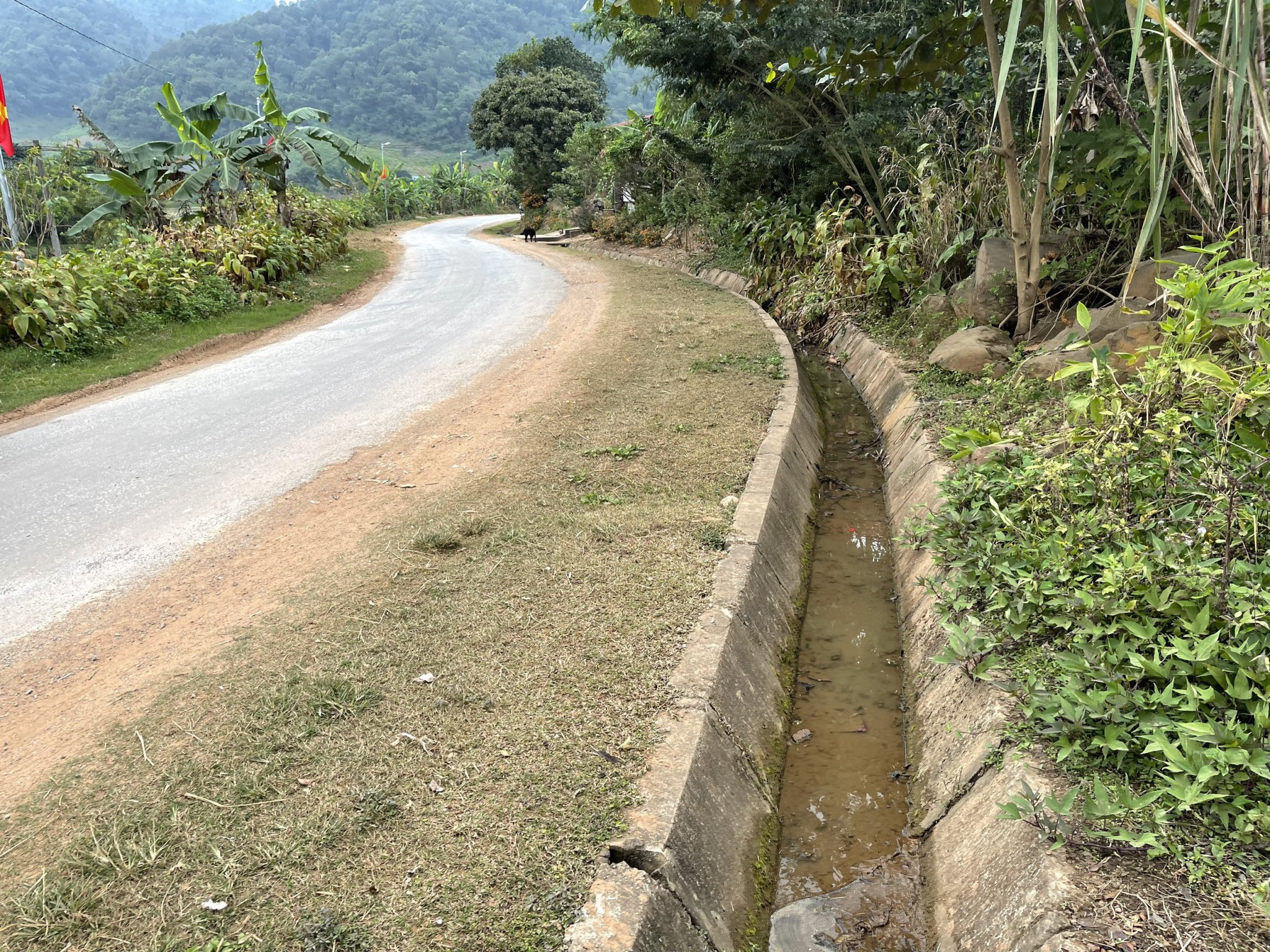 Chính chủ cần mảnh đất 665m2 nằm ở tiểu khu 19/5 Chiềng Sơn. Gần thác Dải Yếm