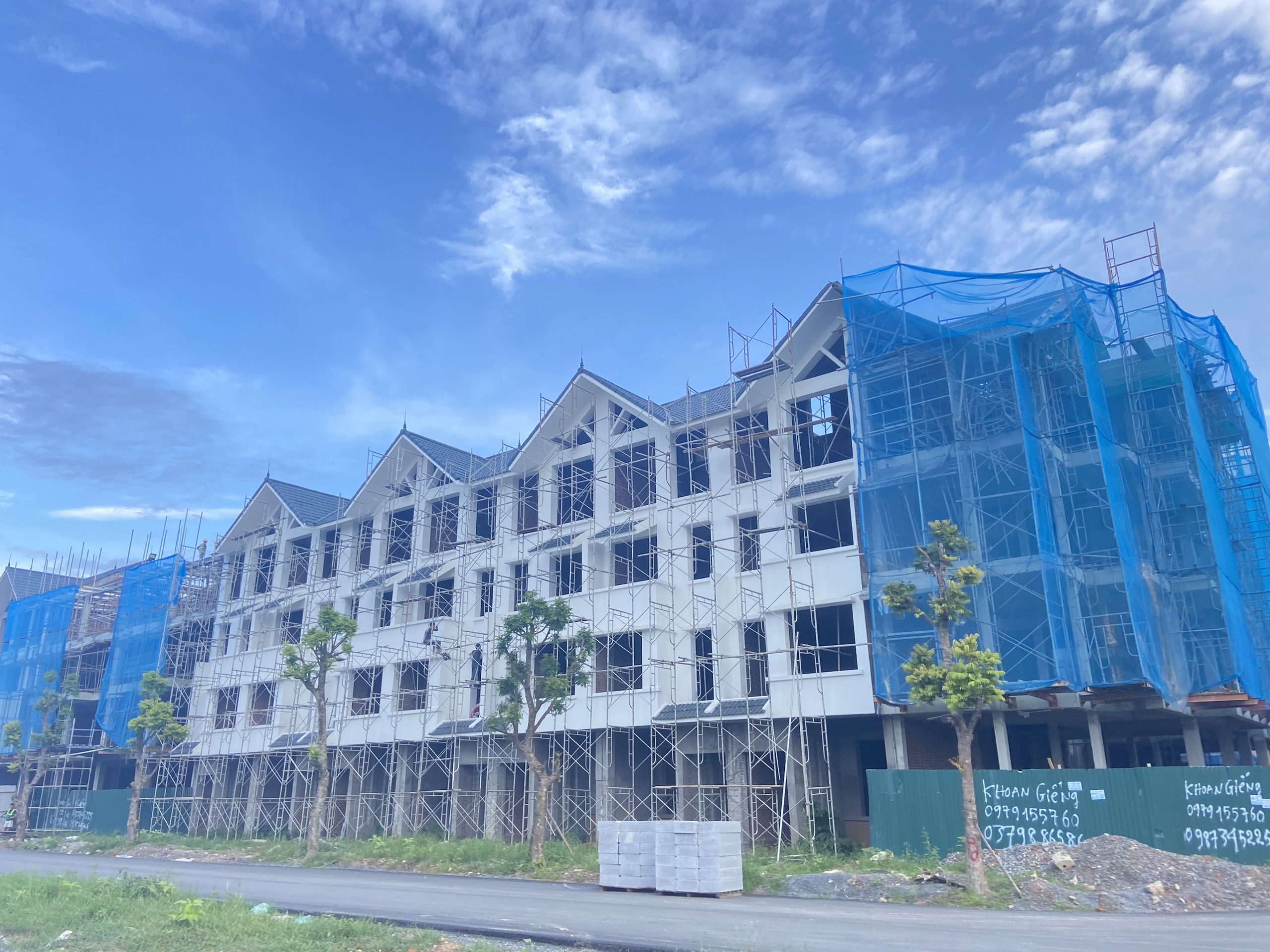 Bán LK Đông Dương, đường 17m, cách hồ chỉ 100m, giá chỉ 6X tr/m